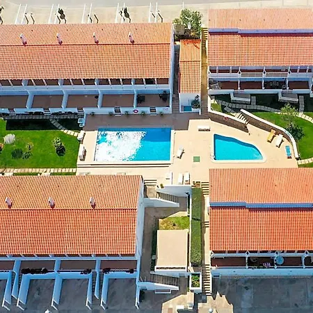 Pergolas Hotel *